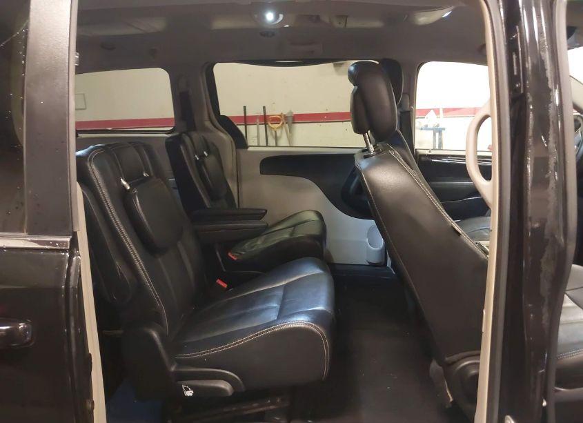 Photo 8 of 2014 Chrysler Town & COUNTRY TOURING (VIN 2C4RC1BG8ER397176)