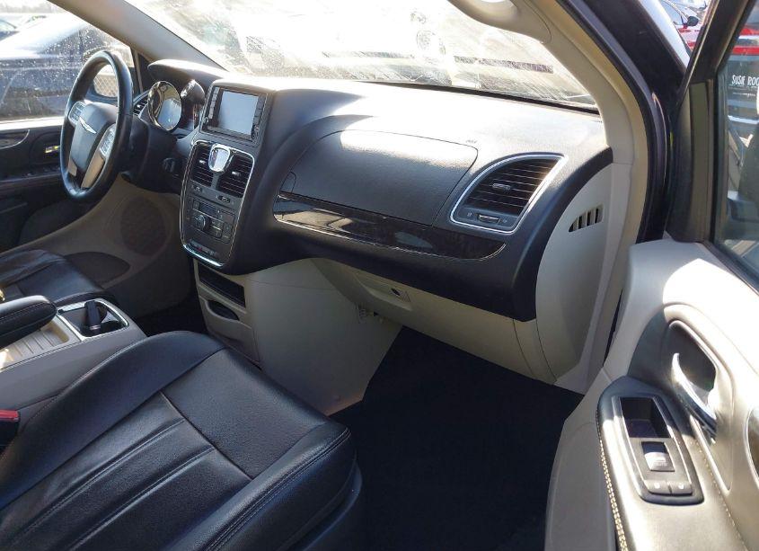 Photo 5 of 2014 Chrysler Town & COUNTRY TOURING (VIN 2C4RC1BG8ER403283)