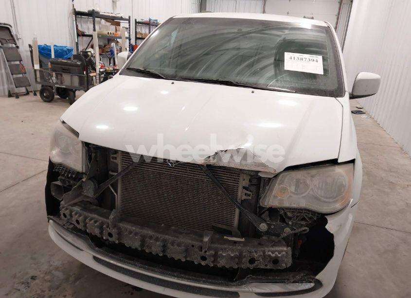 Photo 12 of 2014 Chrysler Town & COUNTRY TOURING (VIN 2C4RC1BG8ER403932)