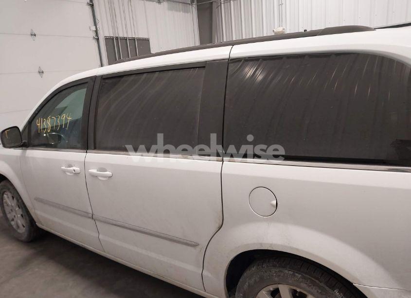 Photo 14 of 2014 Chrysler Town & COUNTRY TOURING (VIN 2C4RC1BG8ER403932)