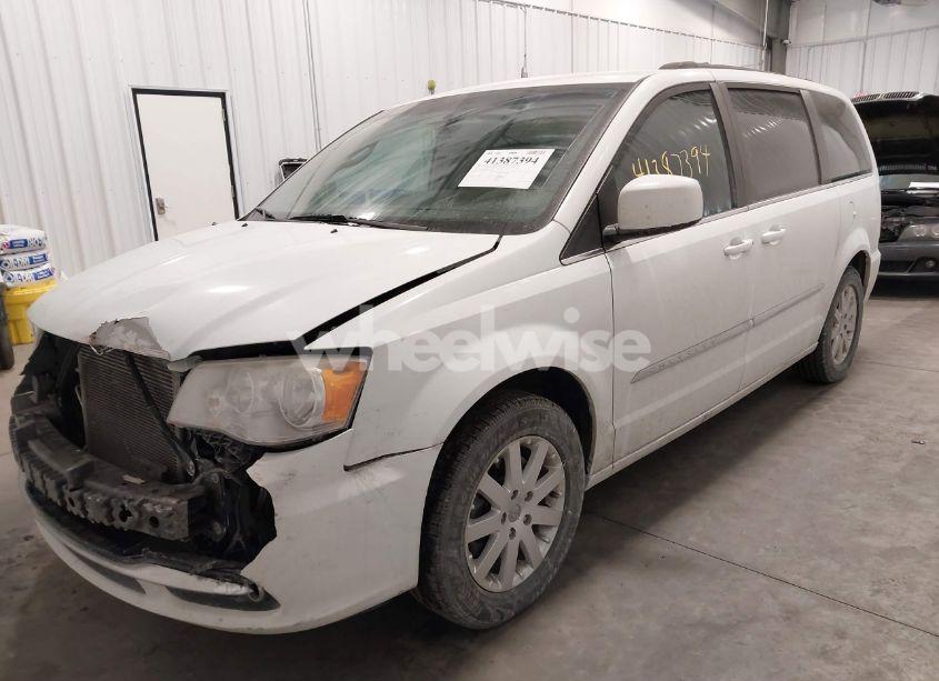 Photo 2 of 2014 Chrysler Town & COUNTRY TOURING (VIN 2C4RC1BG8ER403932)