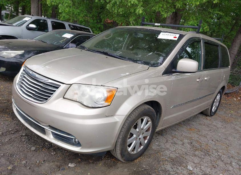 Photo 2 of 2014 Chrysler Town & COUNTRY TOURING (VIN 2C4RC1BG8ER417801)