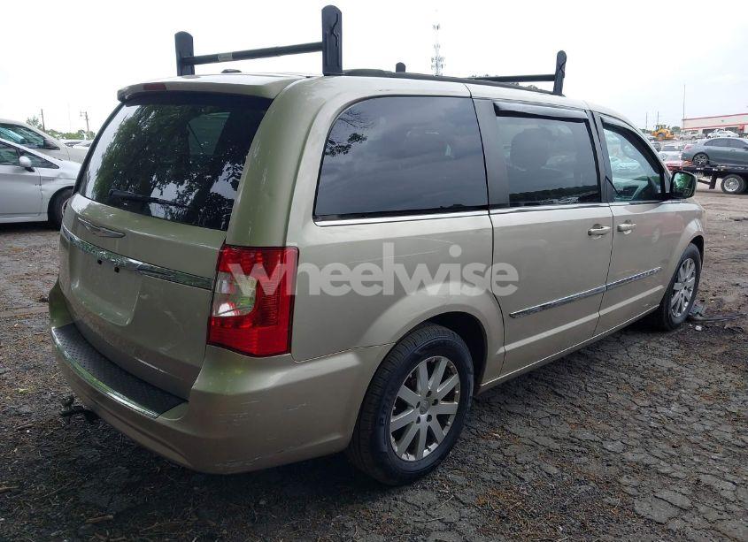 Photo 4 of 2014 Chrysler Town & COUNTRY TOURING (VIN 2C4RC1BG8ER417801)