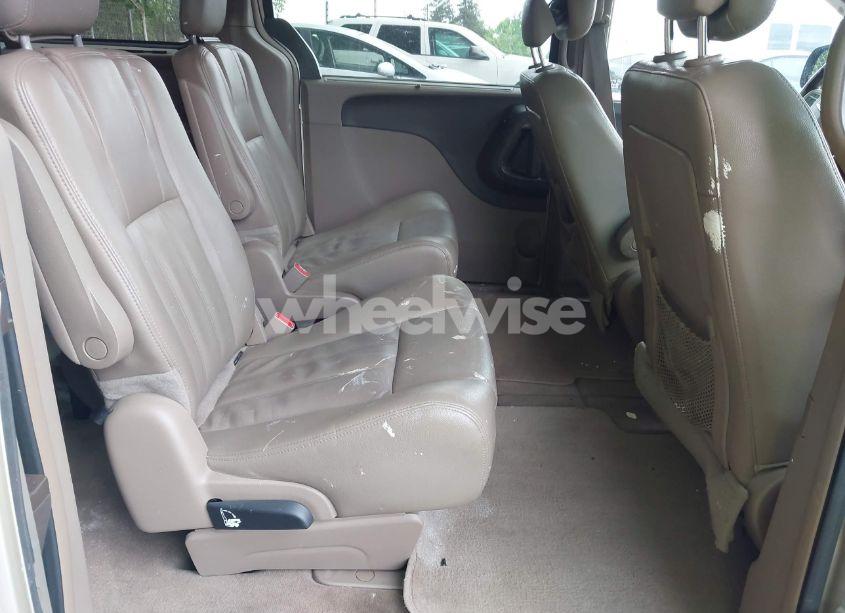 Photo 8 of 2014 Chrysler Town & COUNTRY TOURING (VIN 2C4RC1BG8ER417801)