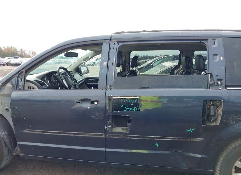 Photo 15 of 2014 Chrysler Town & COUNTRY TOURING (VIN 2C4RC1BG8ER435148)