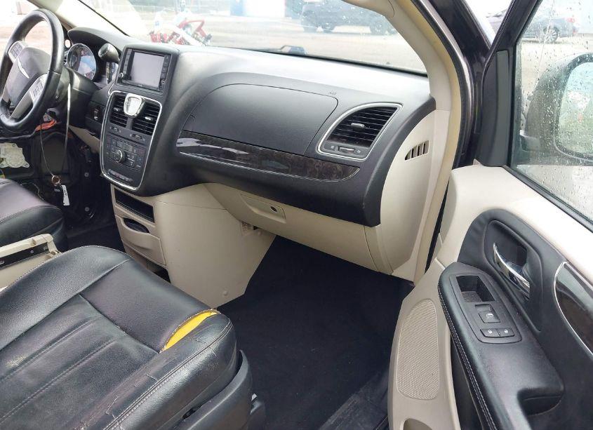 Photo 5 of 2014 Chrysler Town & COUNTRY TOURING (VIN 2C4RC1BG8ER435148)