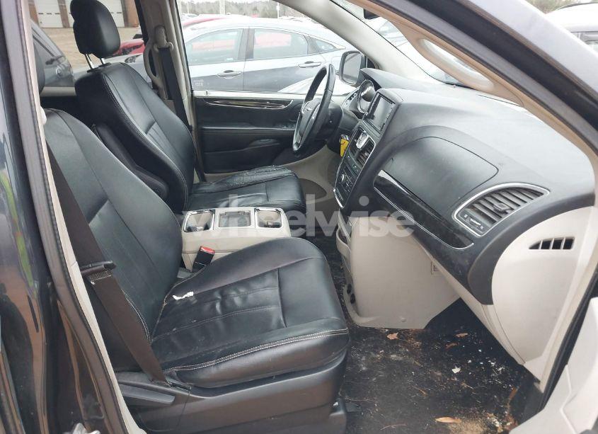 Photo 5 of 2014 Chrysler Town & COUNTRY TOURING (VIN 2C4RC1BG8ER444903)