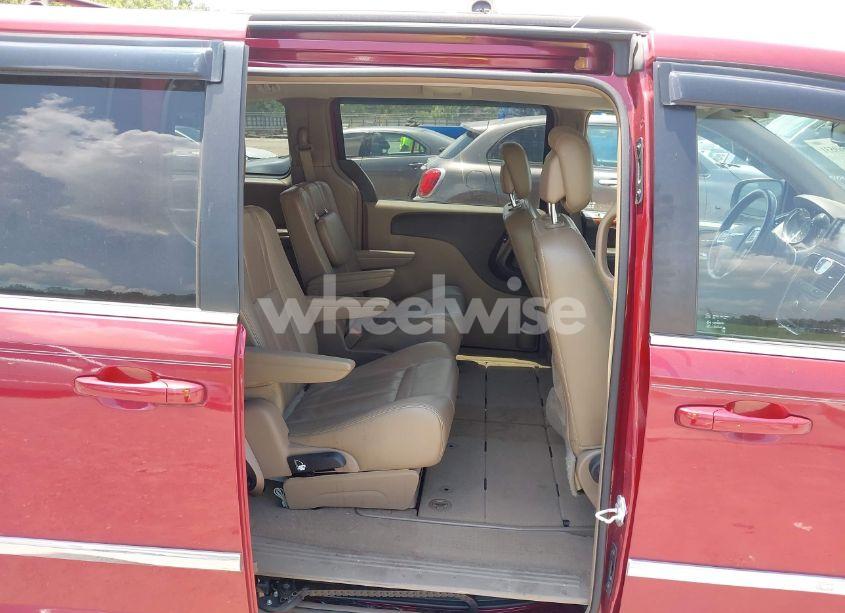 Photo 8 of 2014 Chrysler Town & COUNTRY TOURING (VIN 2C4RC1BG8ER445033)