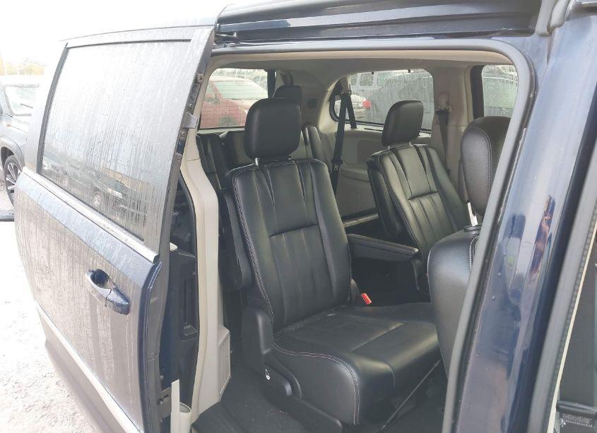 Photo 8 of 2014 Chrysler Town & COUNTRY TOURING (VIN 2C4RC1BG8ER453696)