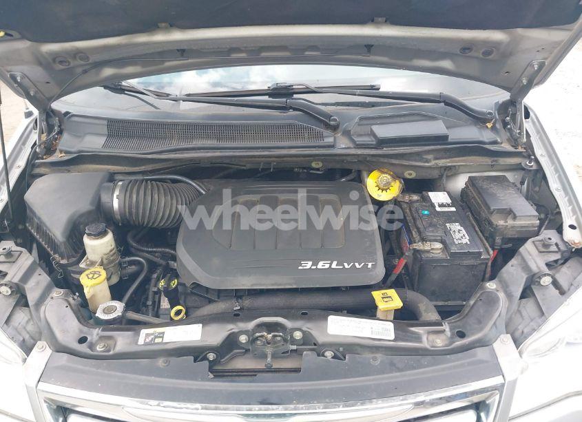 Photo 10 of 2014 Chrysler Town & COUNTRY TOURING (VIN 2C4RC1BG8ER468490)