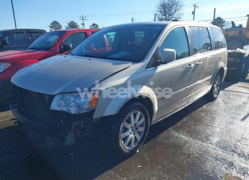 Photo 2 of 2015 Chrysler Town & COUNTRY TOURING (VIN 2C4RC1BG8FR551564)