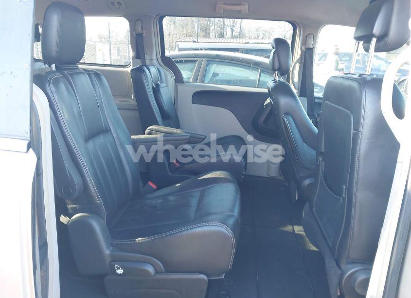 Photo 8 of 2015 Chrysler Town & COUNTRY TOURING (VIN 2C4RC1BG8FR551564)