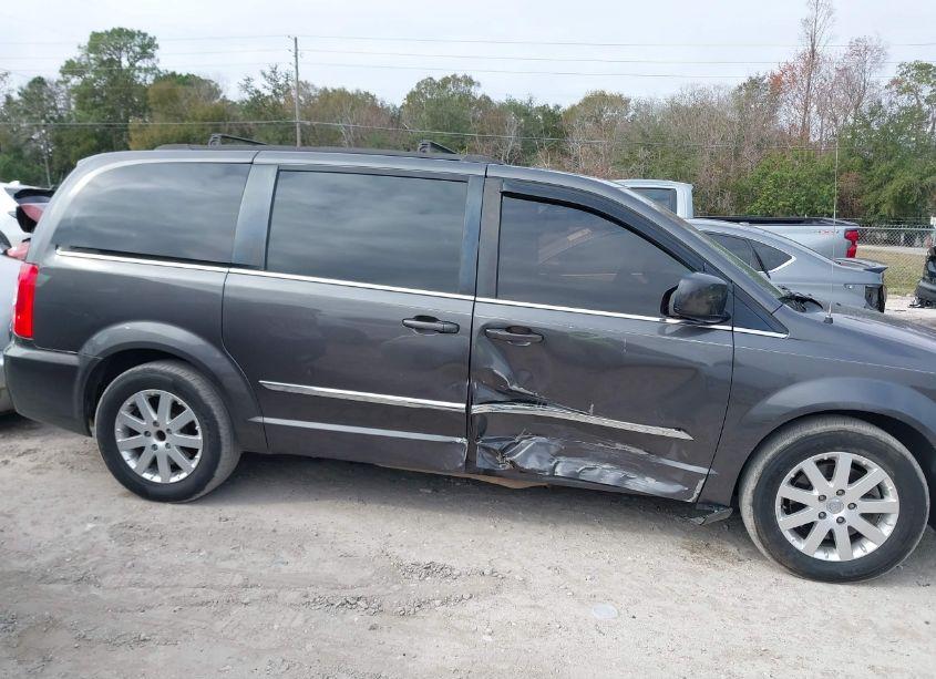 Photo 13 of 2015 Chrysler Town & COUNTRY TOURING (VIN 2C4RC1BG8FR553959)