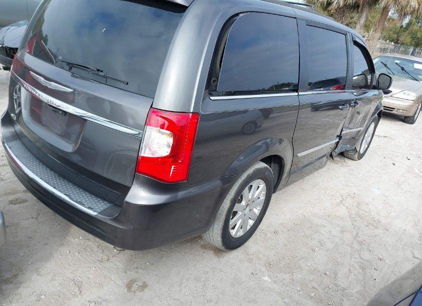 Photo 4 of 2015 Chrysler Town & COUNTRY TOURING (VIN 2C4RC1BG8FR553959)