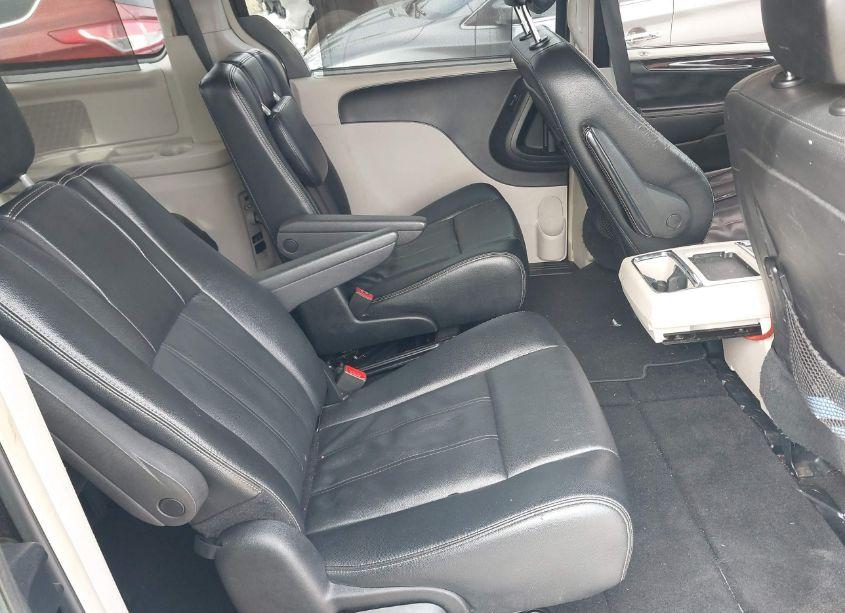 Photo 8 of 2015 Chrysler Town & COUNTRY TOURING (VIN 2C4RC1BG8FR553959)