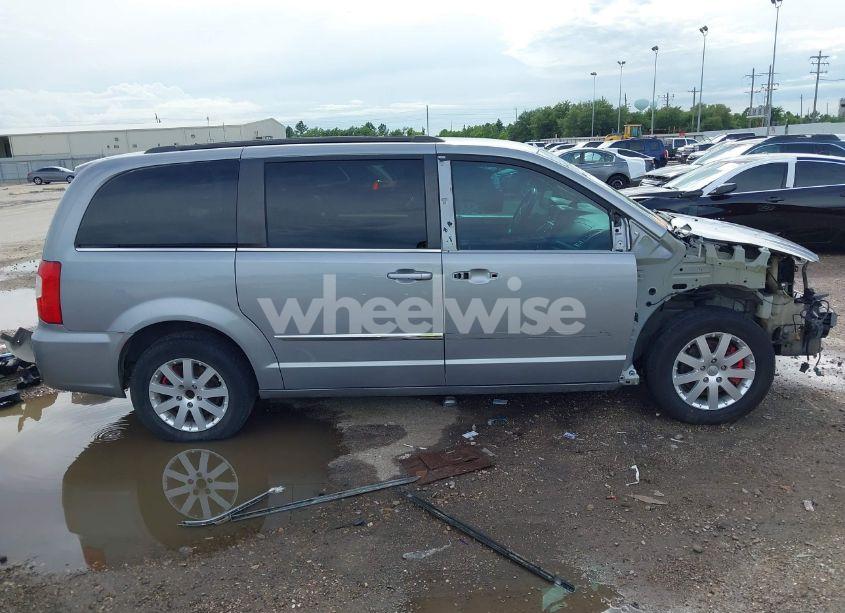 Photo 14 of 2015 Chrysler Town & COUNTRY TOURING (VIN 2C4RC1BG8FR595614)