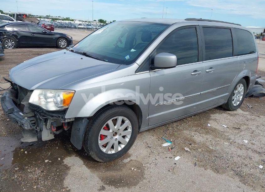 Photo 2 of 2015 Chrysler Town & COUNTRY TOURING (VIN 2C4RC1BG8FR595614)