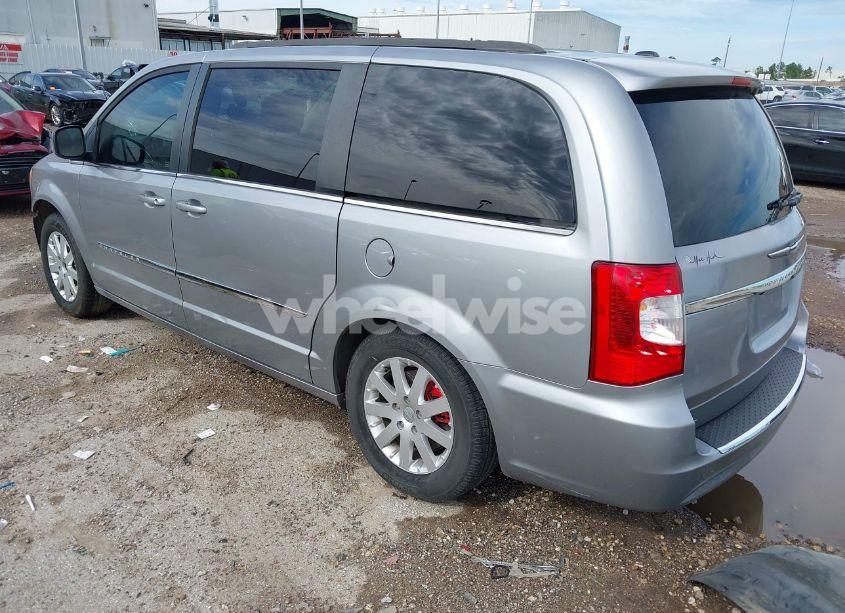 Photo 3 of 2015 Chrysler Town & COUNTRY TOURING (VIN 2C4RC1BG8FR595614)