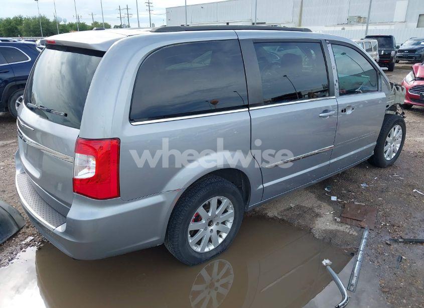 Photo 4 of 2015 Chrysler Town & COUNTRY TOURING (VIN 2C4RC1BG8FR595614)