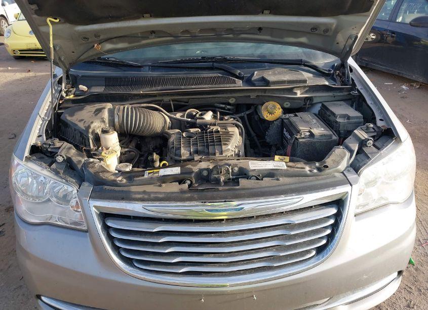 Photo 10 of 2015 Chrysler Town & COUNTRY TOURING (VIN 2C4RC1BG8FR602237)