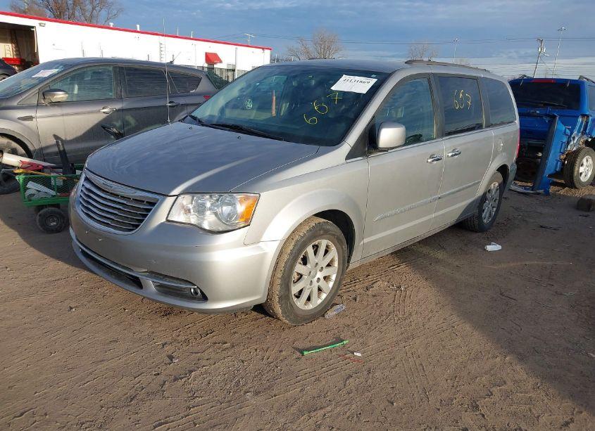 Photo 2 of 2015 Chrysler Town & COUNTRY TOURING (VIN 2C4RC1BG8FR602237)