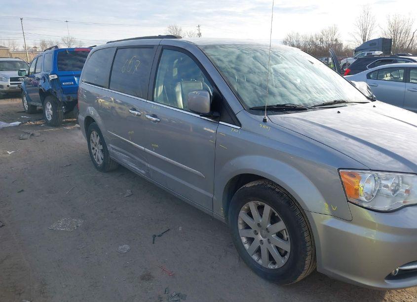 Photo 6 of 2015 Chrysler Town & COUNTRY TOURING (VIN 2C4RC1BG8FR602237)