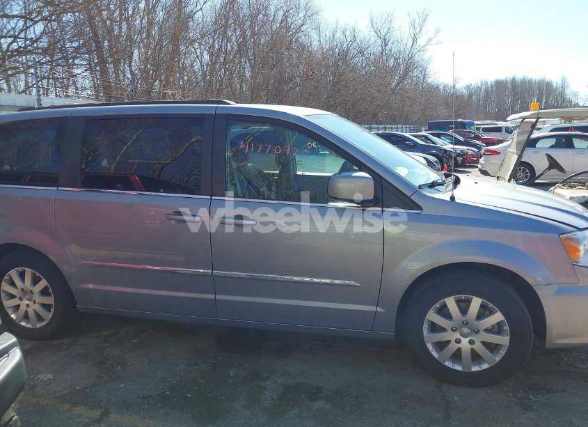 Photo 13 of 2015 Chrysler Town & COUNTRY TOURING (VIN 2C4RC1BG8FR608782)