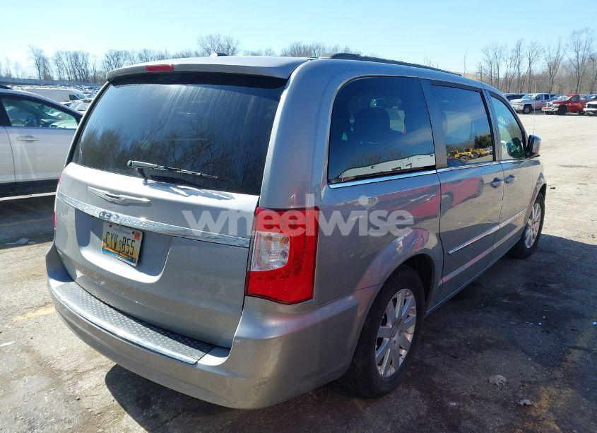Photo 4 of 2015 Chrysler Town & COUNTRY TOURING (VIN 2C4RC1BG8FR608782)