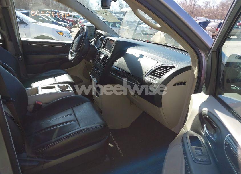 Photo 5 of 2015 Chrysler Town & COUNTRY TOURING (VIN 2C4RC1BG8FR608782)