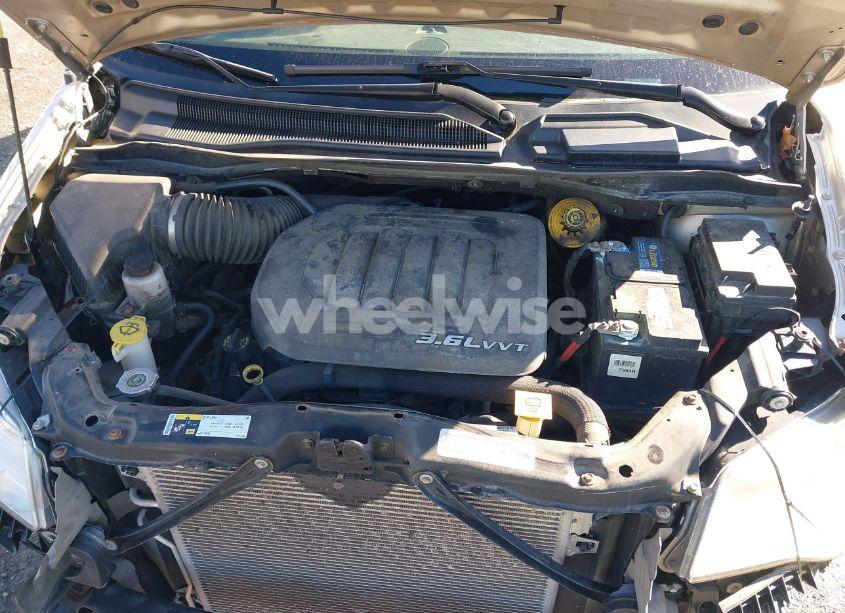 Photo 10 of 2015 Chrysler Town & COUNTRY TOURING (VIN 2C4RC1BG8FR620186)