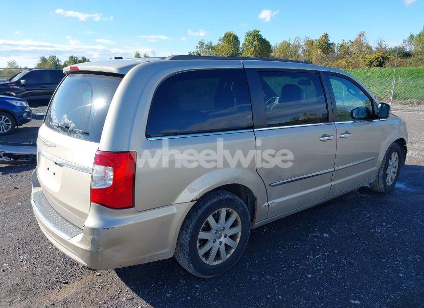 Photo 4 of 2015 Chrysler Town & COUNTRY TOURING (VIN 2C4RC1BG8FR620186)