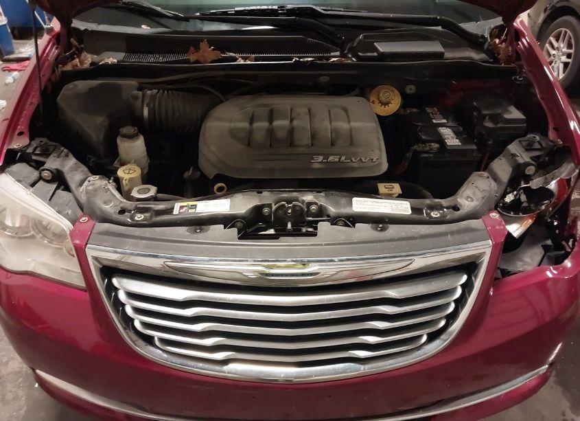 Photo 10 of 2015 Chrysler Town & COUNTRY TOURING (VIN 2C4RC1BG8FR620995)