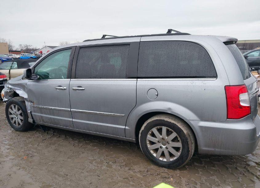 Photo 14 of 2015 Chrysler Town & COUNTRY TOURING (VIN 2C4RC1BG8FR656637)