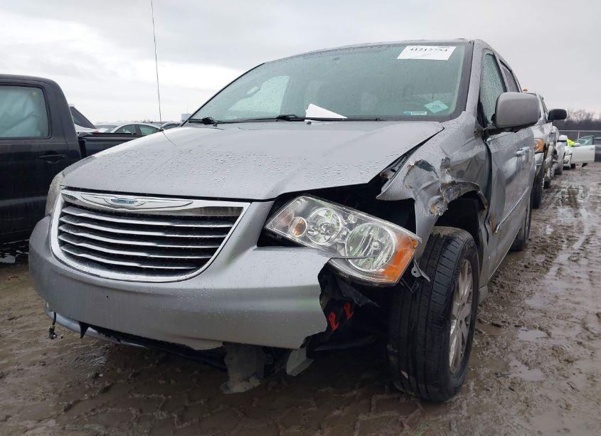 Photo 2 of 2015 Chrysler Town & COUNTRY TOURING (VIN 2C4RC1BG8FR656637)