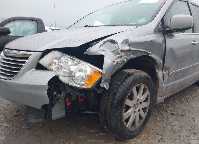 Photo 6 of 2015 Chrysler Town & COUNTRY TOURING (VIN 2C4RC1BG8FR656637)