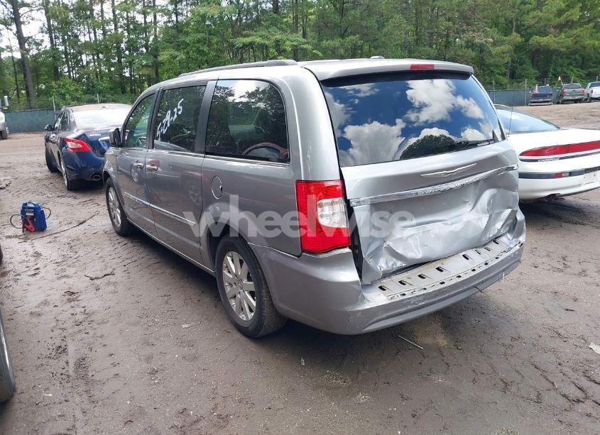 Photo 3 of 2015 Chrysler Town & COUNTRY TOURING (VIN 2C4RC1BG8FR661384)