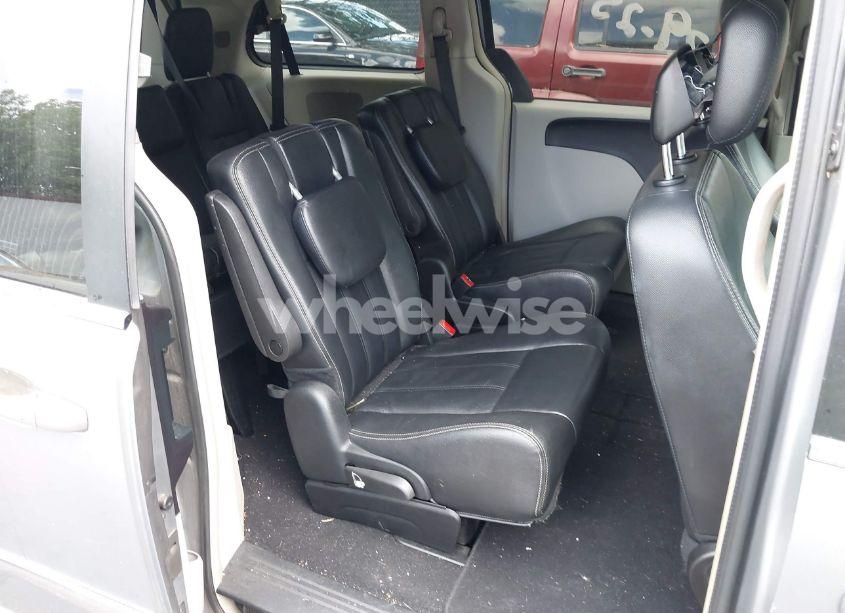 Photo 8 of 2015 Chrysler Town & COUNTRY TOURING (VIN 2C4RC1BG8FR661384)