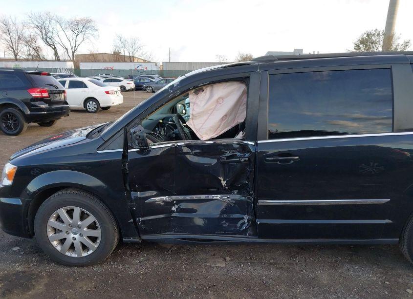 Photo 12 of 2015 Chrysler Town & COUNTRY TOURING (VIN 2C4RC1BG8FR694157)