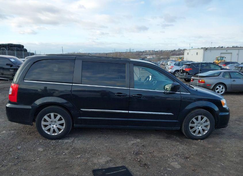 Photo 14 of 2015 Chrysler Town & COUNTRY TOURING (VIN 2C4RC1BG8FR694157)