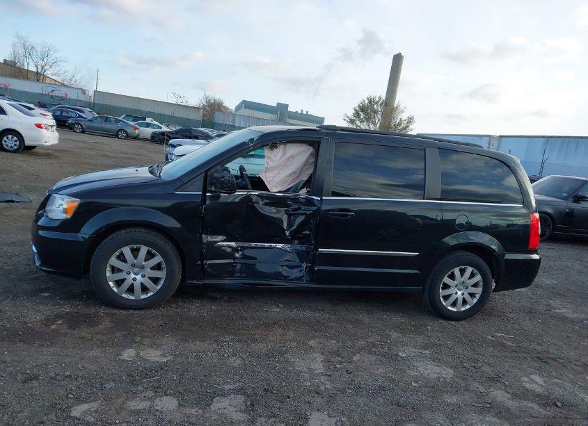 Photo 15 of 2015 Chrysler Town & COUNTRY TOURING (VIN 2C4RC1BG8FR694157)