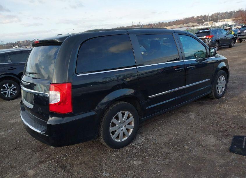 Photo 4 of 2015 Chrysler Town & COUNTRY TOURING (VIN 2C4RC1BG8FR694157)