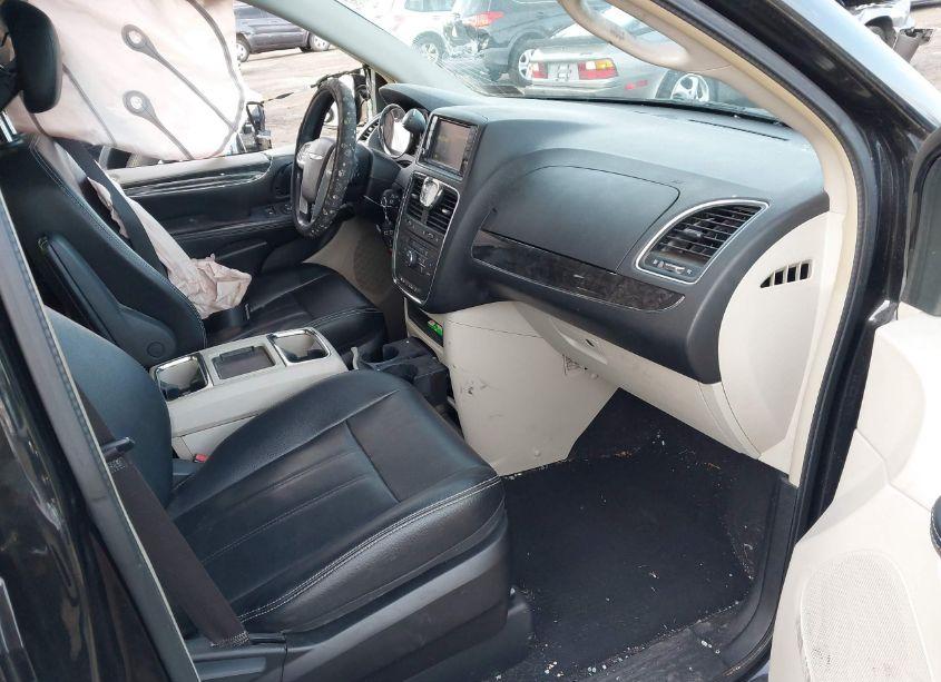 Photo 5 of 2015 Chrysler Town & COUNTRY TOURING (VIN 2C4RC1BG8FR694157)