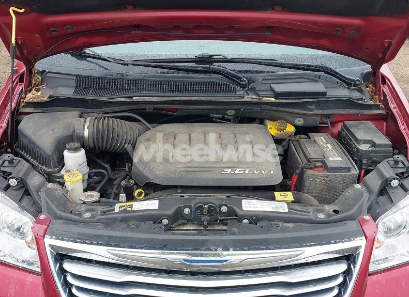 Photo 10 of 2015 Chrysler Town & COUNTRY TOURING (VIN 2C4RC1BG8FR697950)