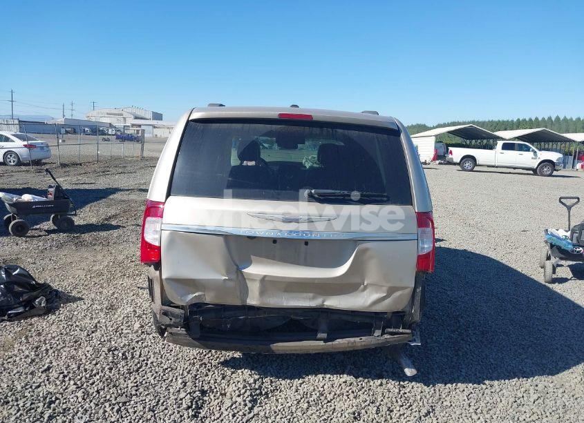 Photo 16 of 2015 Chrysler Town & COUNTRY TOURING (VIN 2C4RC1BG8FR740876)