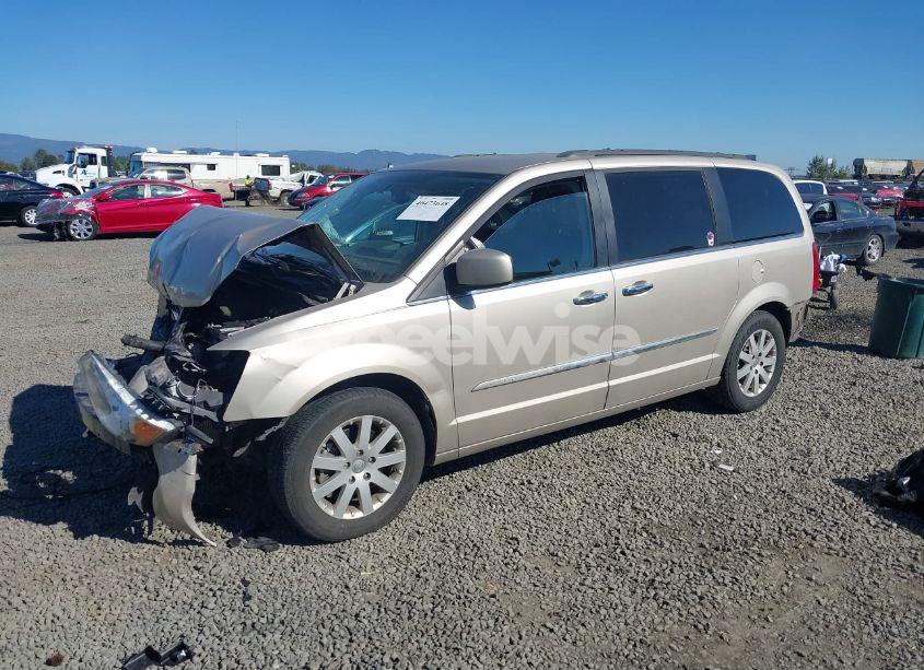 Photo 2 of 2015 Chrysler Town & COUNTRY TOURING (VIN 2C4RC1BG8FR740876)