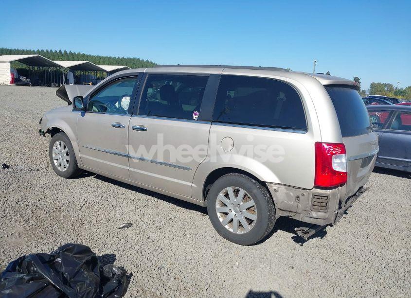 Photo 3 of 2015 Chrysler Town & COUNTRY TOURING (VIN 2C4RC1BG8FR740876)