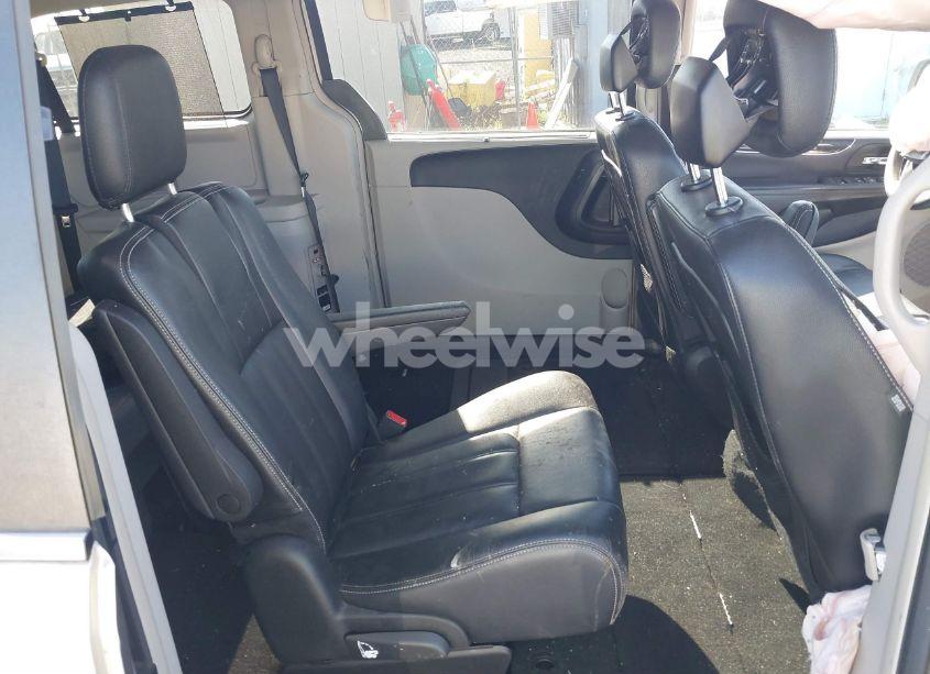 Photo 8 of 2015 Chrysler Town & COUNTRY TOURING (VIN 2C4RC1BG8FR740876)