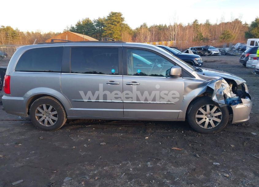 Photo 14 of 2015 Chrysler Town & COUNTRY TOURING (VIN 2C4RC1BG8FR742921)