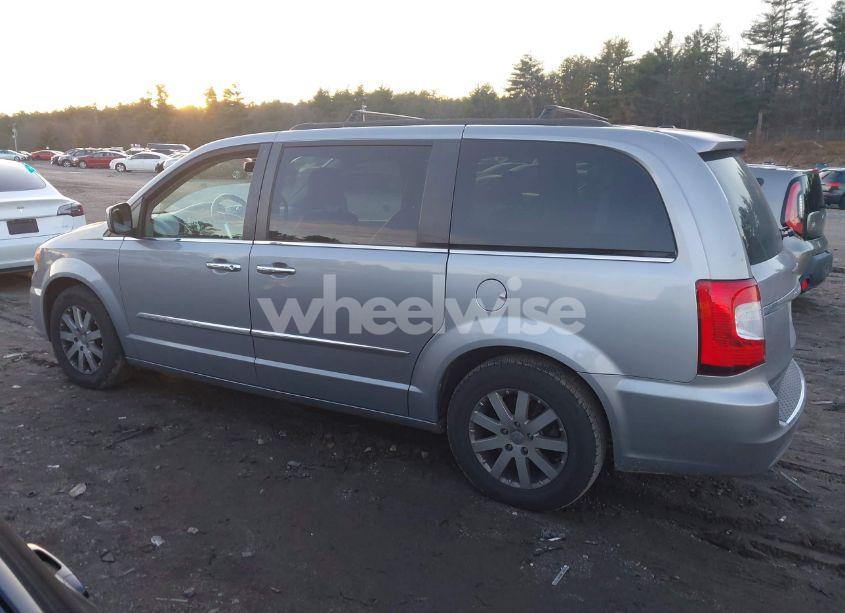 Photo 15 of 2015 Chrysler Town & COUNTRY TOURING (VIN 2C4RC1BG8FR742921)