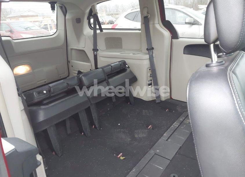 Photo 8 of 2016 Chrysler Town & COUNTRY TOURING (VIN 2C4RC1BG8GR118571)